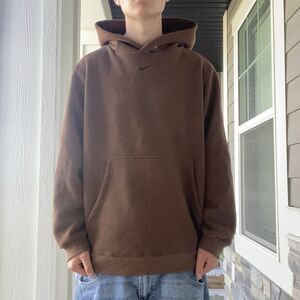 Men’s chocolate brown Nike center swoosh